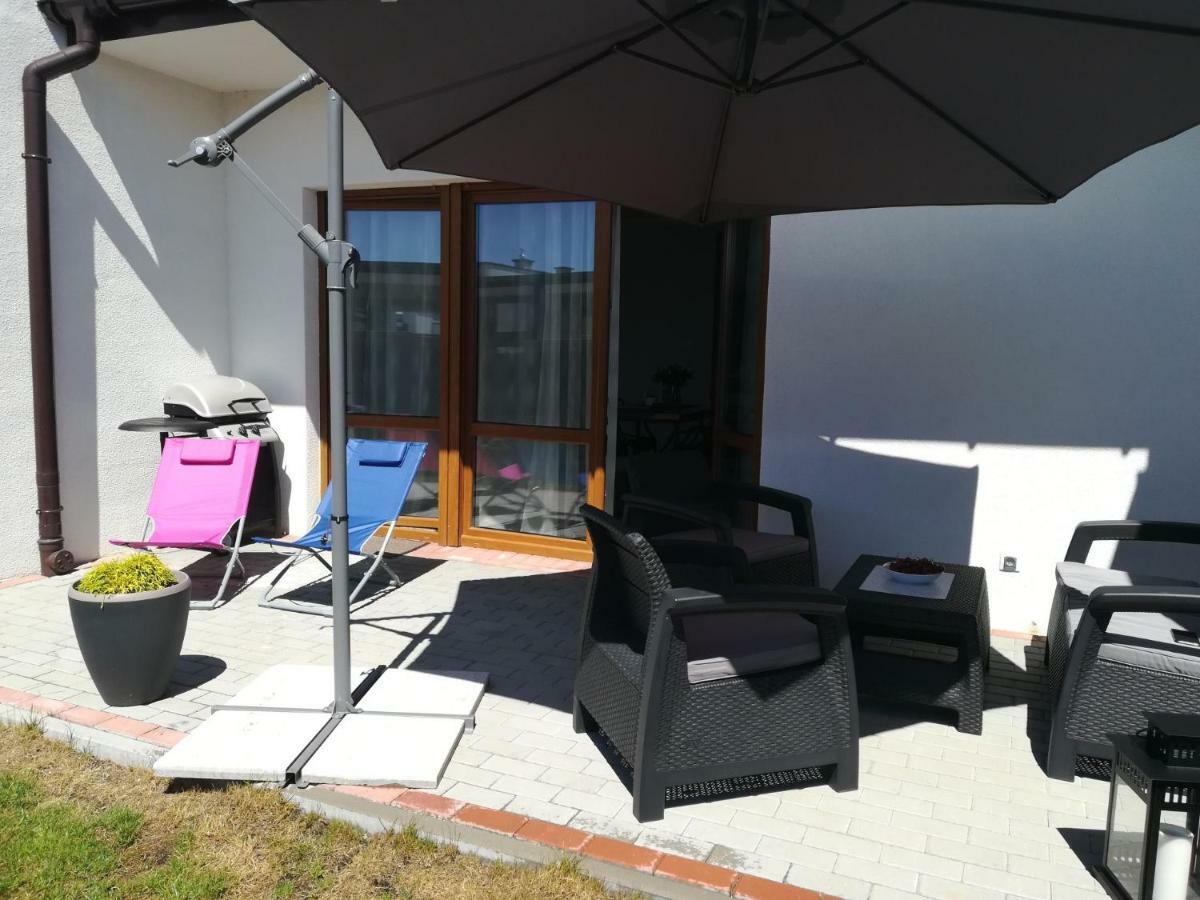 אוסטקה Apartamenty Baltyckie - Sloneczna Oaza - Parking, Taras, Ogrod, Wifi מראה חיצוני תמונה