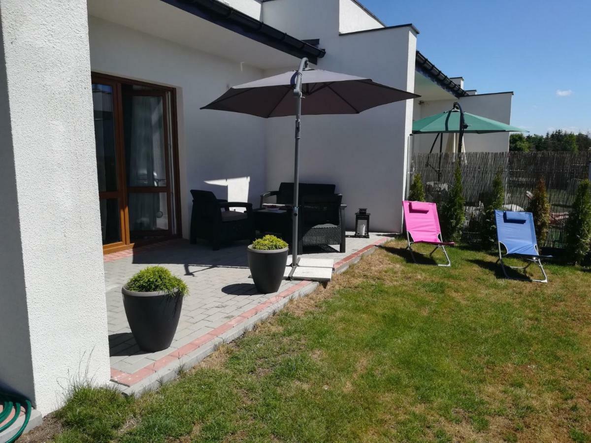 אוסטקה Apartamenty Baltyckie - Sloneczna Oaza - Parking, Taras, Ogrod, Wifi מראה חיצוני תמונה