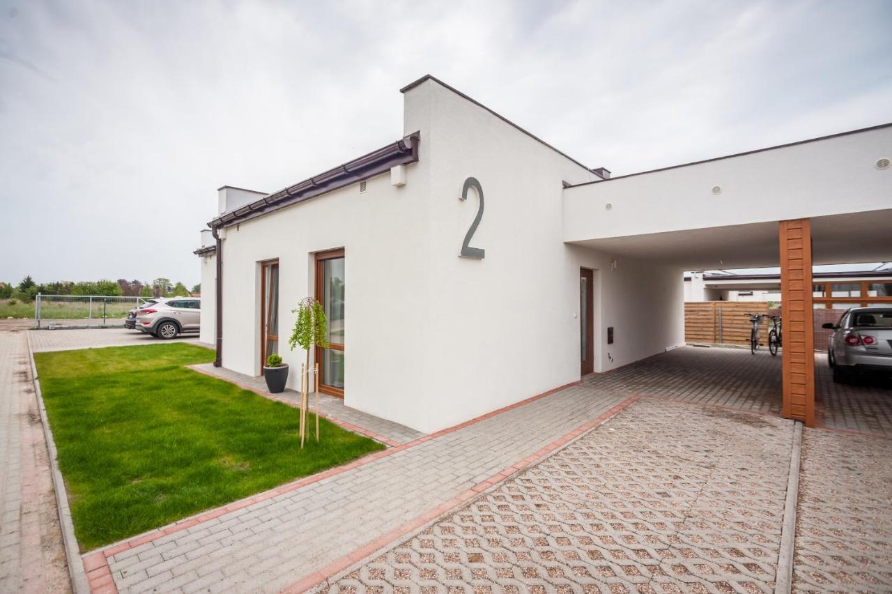 אוסטקה Apartamenty Baltyckie - Sloneczna Oaza - Parking, Taras, Ogrod, Wifi מראה חיצוני תמונה